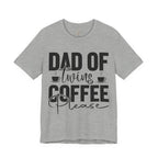 Dad of Twins Coffee Please T-Shirt – Lustiges Zwillingspapa Shirt für den Elternalltag