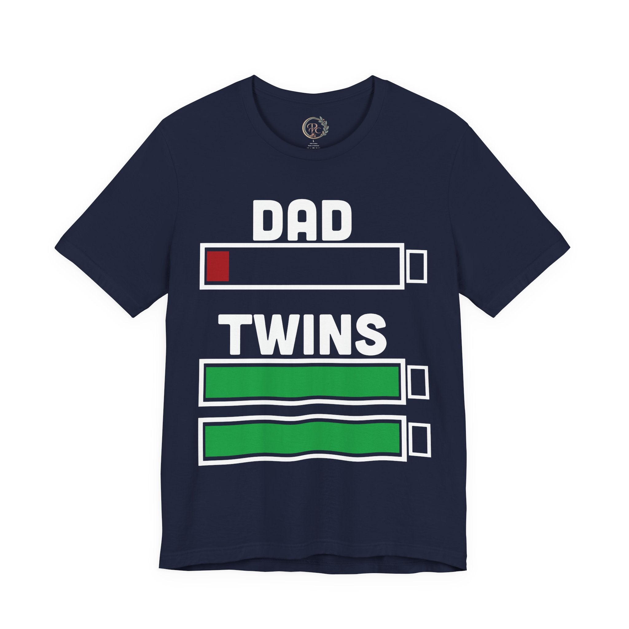 Dad Battery Low – Twins Fully Charged T-Shirt | Lustiges Zwillingspapa Shirt | Parent Reality Club