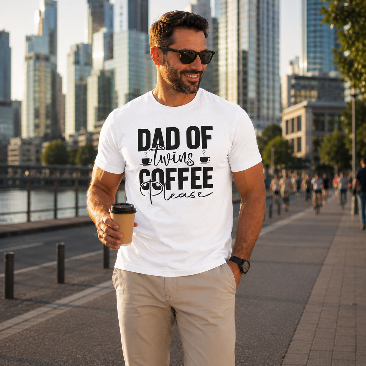 Dad of Twins Coffee Please T-Shirt – Lustiges Zwillingspapa Shirt für den Elternalltag