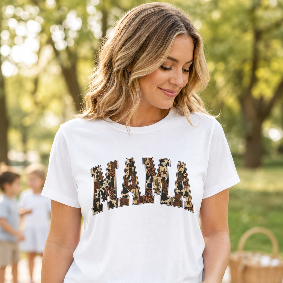 Mama T-Shirt mit Leo-Look und Sternen | Statement Shirt für Mütter